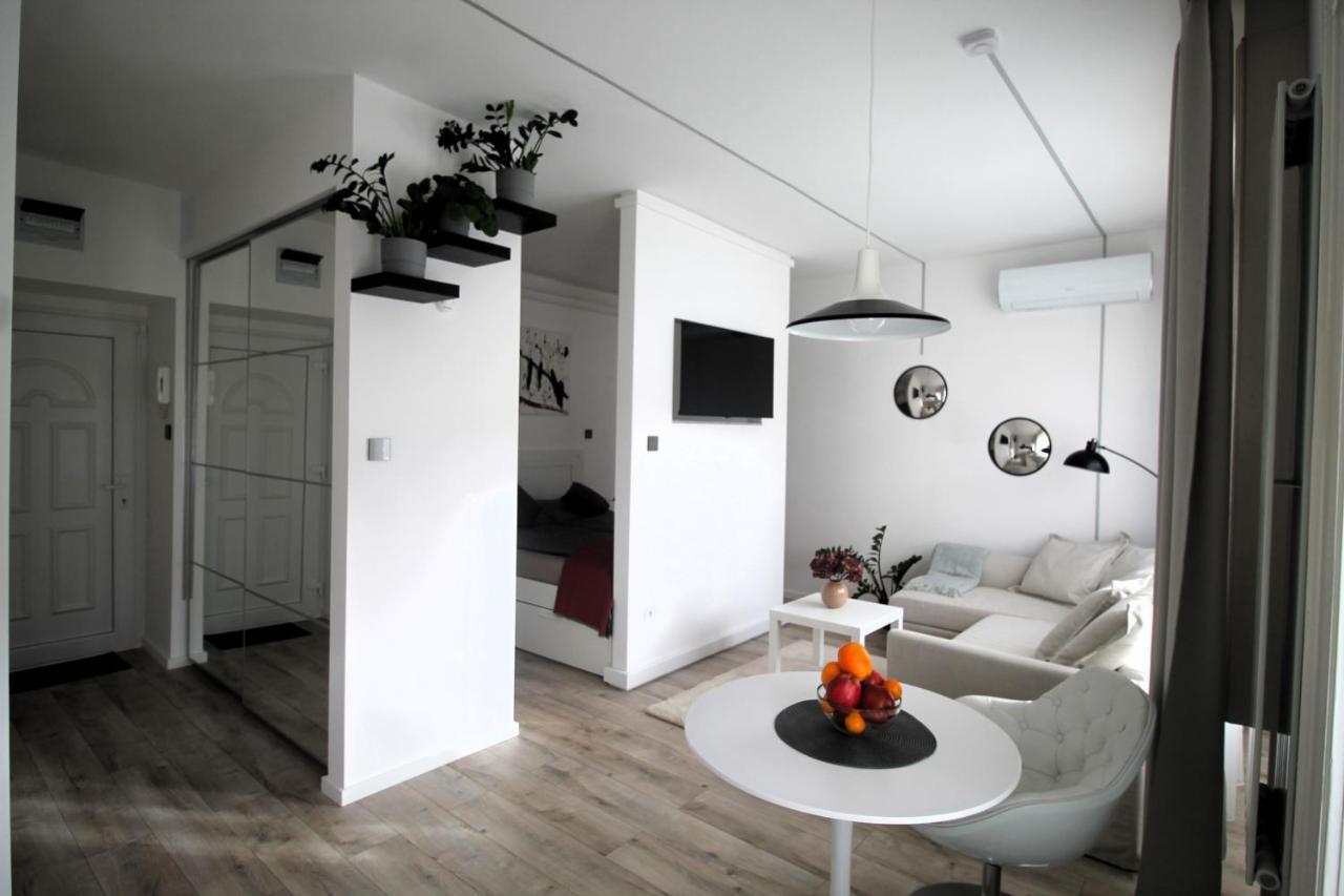 Modern Studio A Belvaros Koezepen Parkoloval- Kata Studioapartman Gyor Bagian luar foto