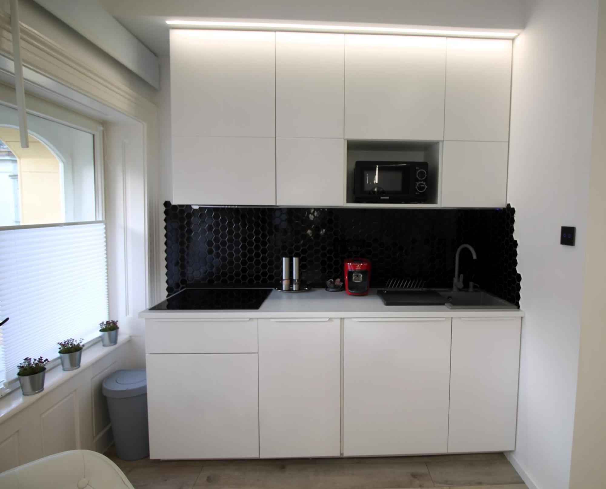 Modern Studio A Belvaros Koezepen Parkoloval- Kata Studioapartman Gyor Bagian luar foto